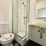 Deluxe With Pool By Homing Appartement