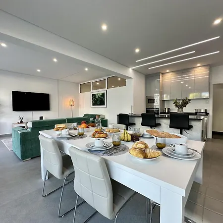 Deluxe With Pool By Homing *