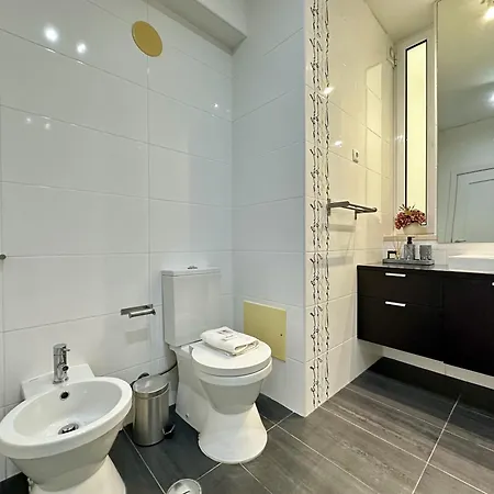 Apartment Deluxe With Pool By Homing *