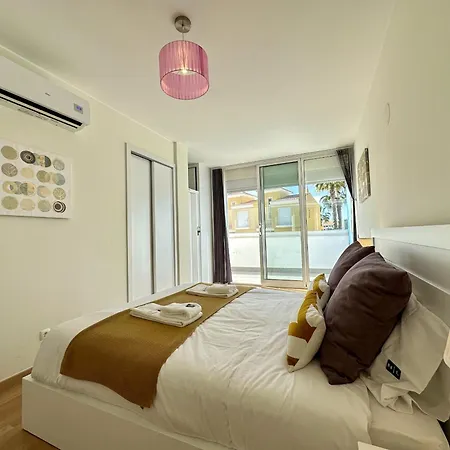 Apartment Deluxe With Pool By Homing *