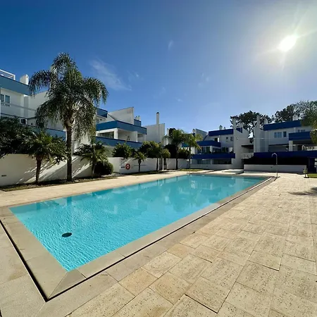 Apartment Deluxe With Pool By Homing *
